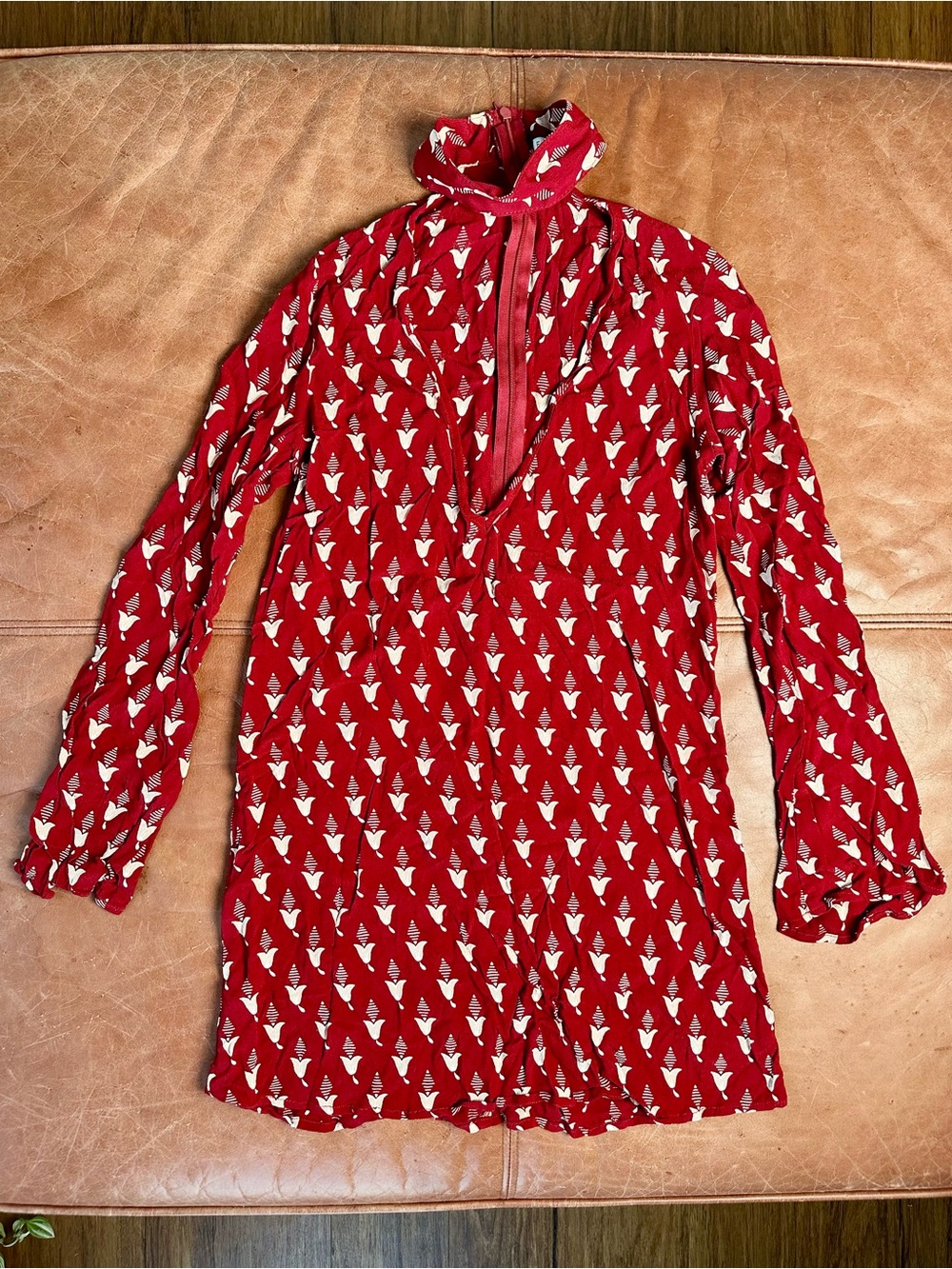 FLYNN SKYE Red & Cream Floral Print Cut Out Mock Neck Bell Sleeve Mini Dress XS